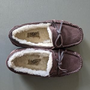 Womens size 6 Ugg moccasins